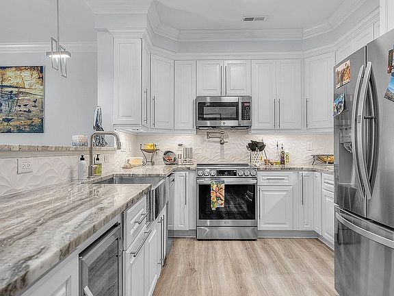 4th image of 1025 Draketail Ln #2B