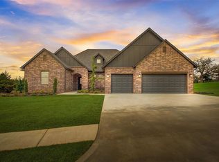 8003 Goldfinch Dr, Guthrie, OK 73044