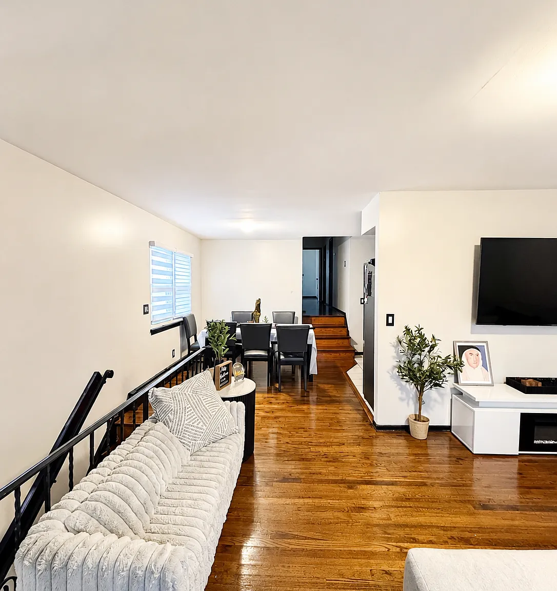 3 bed, 1177 sqft, $3,000 — Photo 2