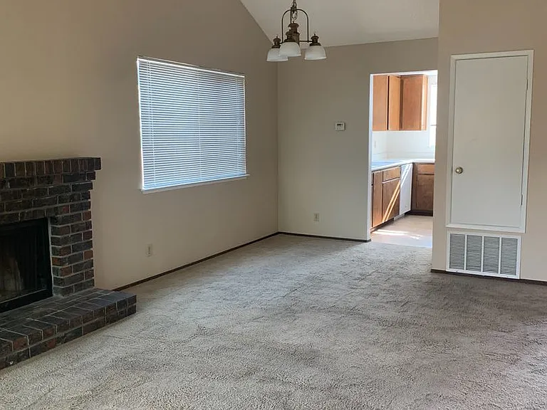 1816 Shirley Dr — Photo 6