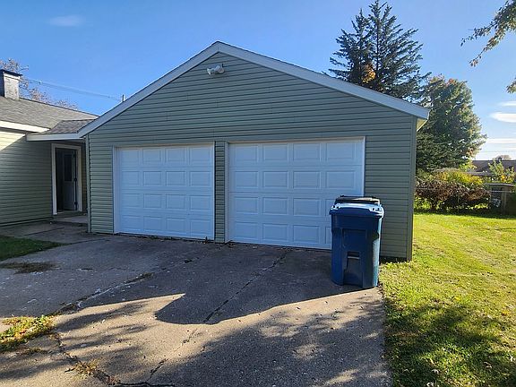 5th image of 391 Morse St