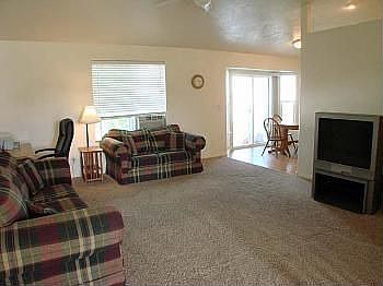 2nd image of 1090 Ashland Dr
