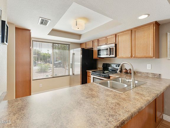 4th image of 440 S DESERT FLOWER Drive E