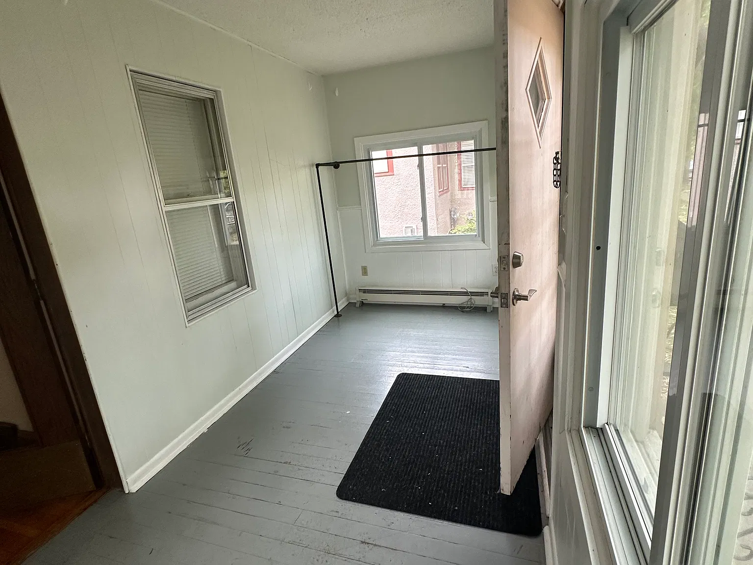3 bed, 1200 sqft, $2,295 — Photo 2