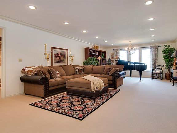 2nd image of 3050 E Deer Hollow Dr