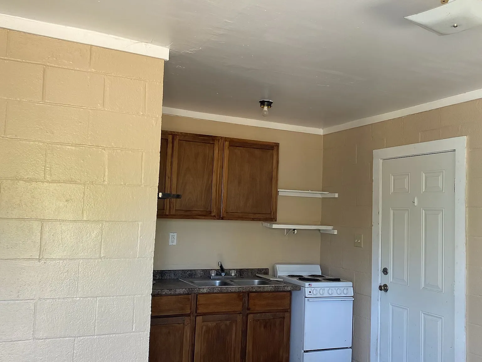1 bed, 650 sqft, $700 — Photo 3