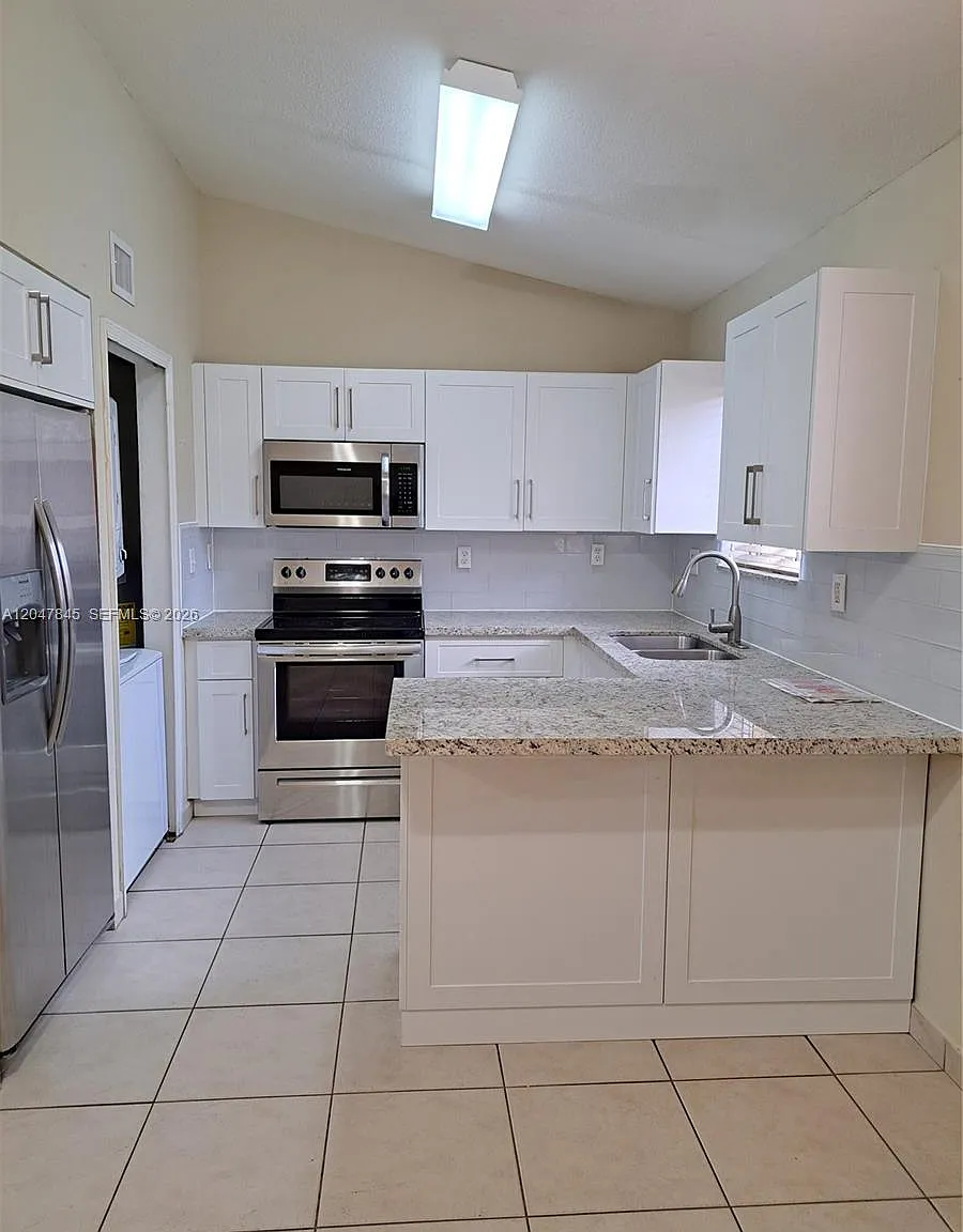 Belleview Villas Condo No — Photo 3