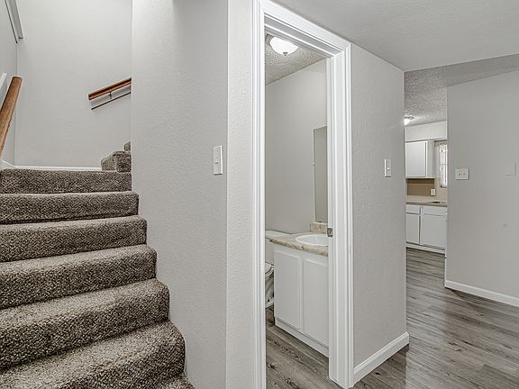 3rd image of 844 NW Summercrest Blvd APT A