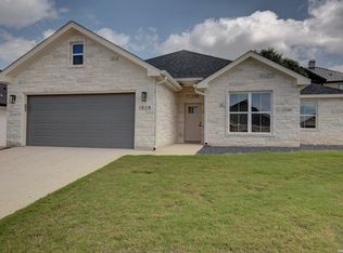 1808 CHATEAU LN N, Kerrville, TX 78028