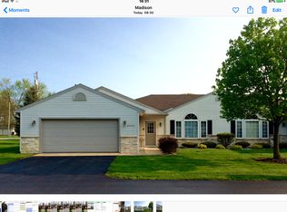 2002 Lakewood Dr, Adrian, MI