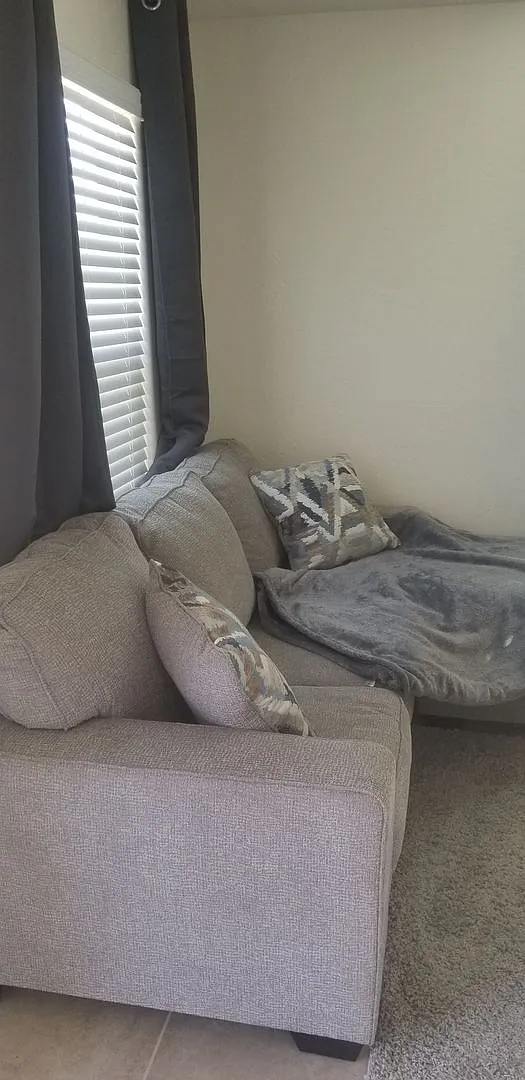 Beautiful Private In-Law Suite Move-In Ready! — Photo 4
