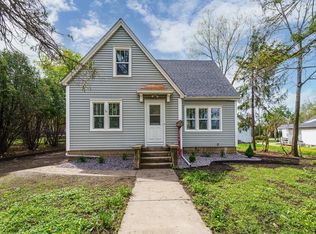 208 4th St E, Jordan, MN 55352