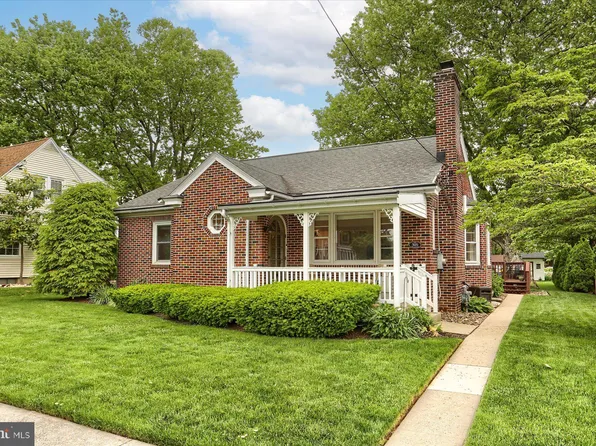 309 W Oak St, Palmyra, PA 17078