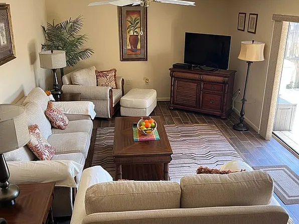 360 S Waverly Pl APT D, Vero Beach, FL 32960