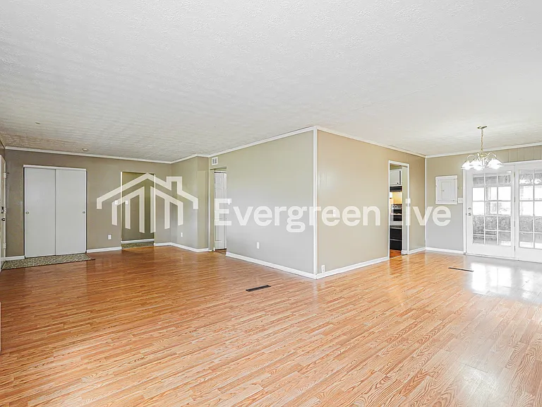 5050 Fullerton Dr — Photo 5