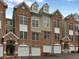 17 Rhodes Ct, Hawthorne, NJ 07506