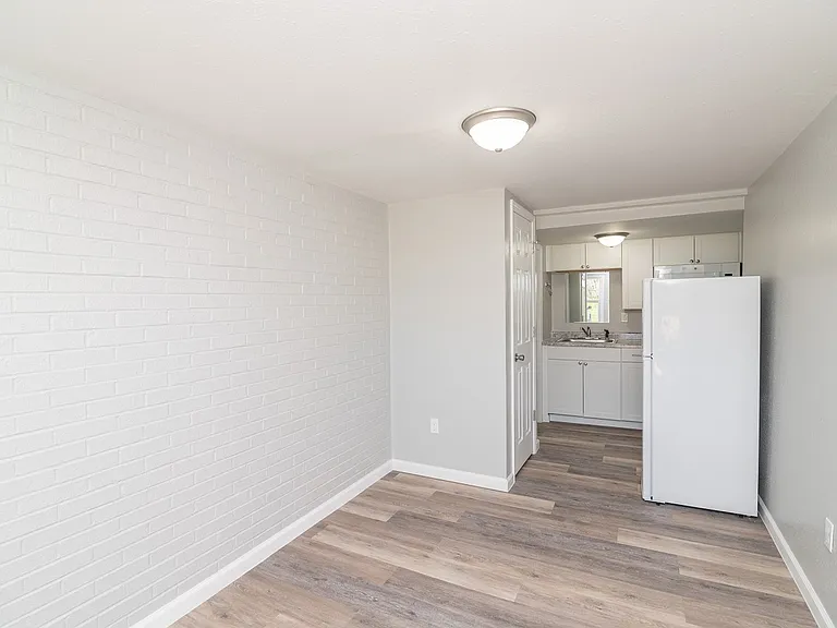 1518 E McCarty St #18 — Photo 2