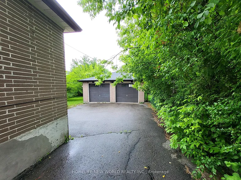 118 Cartier Cres #UPPER — Photo 18