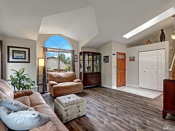 4th image of 6805 71st St NE