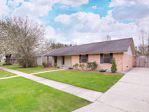 2nd image of 1138 Brookhollow Dr