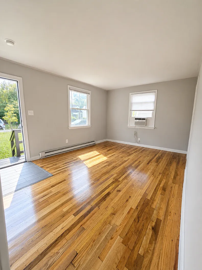 3 bed, 1206 sqft, $1,695 — Photo 2