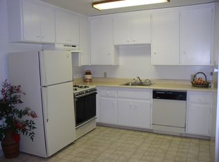 1052 Rio Ln APT A, Sacramento, CA 95822