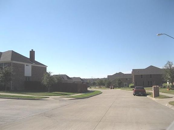 2nd image of 941 Cherry Hill Ln