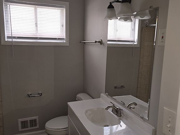 Main Floor Full Bathroom