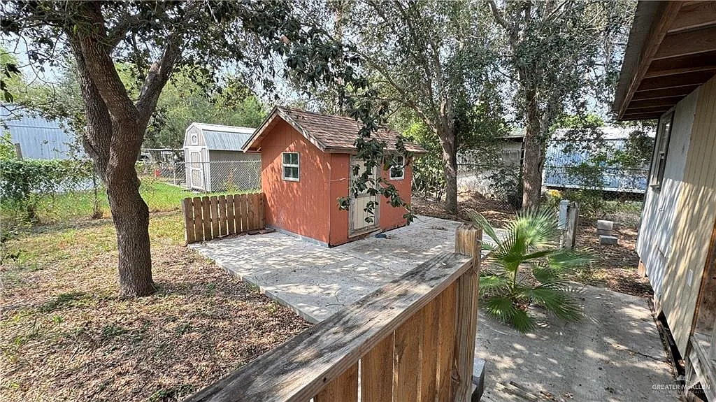 4 bed, 2.0 bath, 1456 sqft, $1,200 — Photo 2