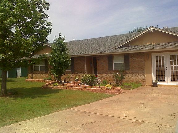 Mature trees and landscaping