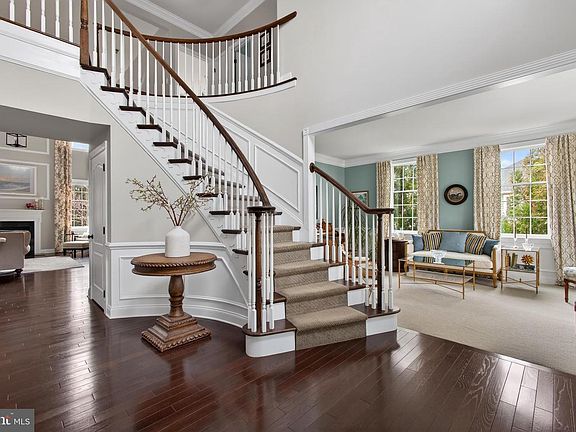 2nd image of 3948 Powell Rd