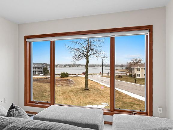 4th image of 1606 Memorial Dr Unit 104