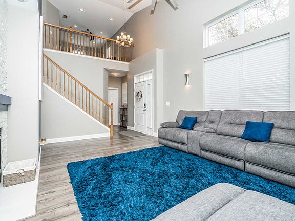 4th image of 104 Oak Knoll Ct