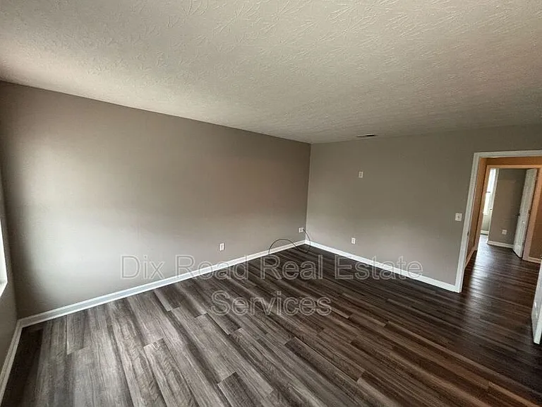 424 W Kemper Rd — Photo 24