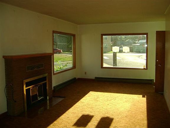 3rd image of 1008 N 2nd Ave
