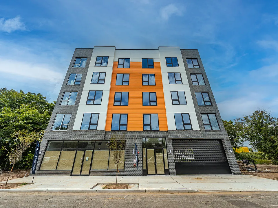 15-19 S 13th St #303