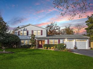 3 Meadow Dr, Stony Brook, NY 11790