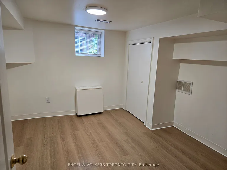 2012 Dundas St E #BASEMENT — Photo 2