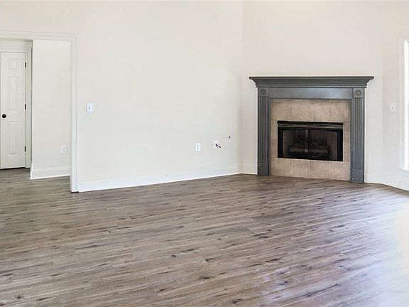 4th image of 206 Wildberry Ct