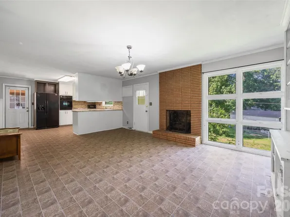 1020 Candlewood Ln, Rock Hill, SC 29730