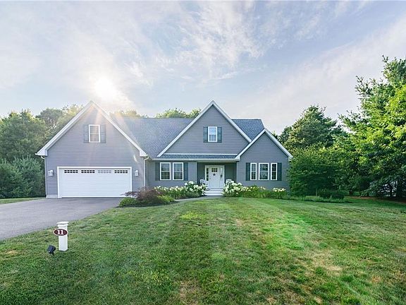 3rd image of 11 Kendall Ct