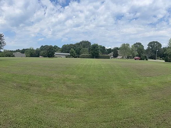 11 Silver Thorn Cv, Jackson, TN 38305