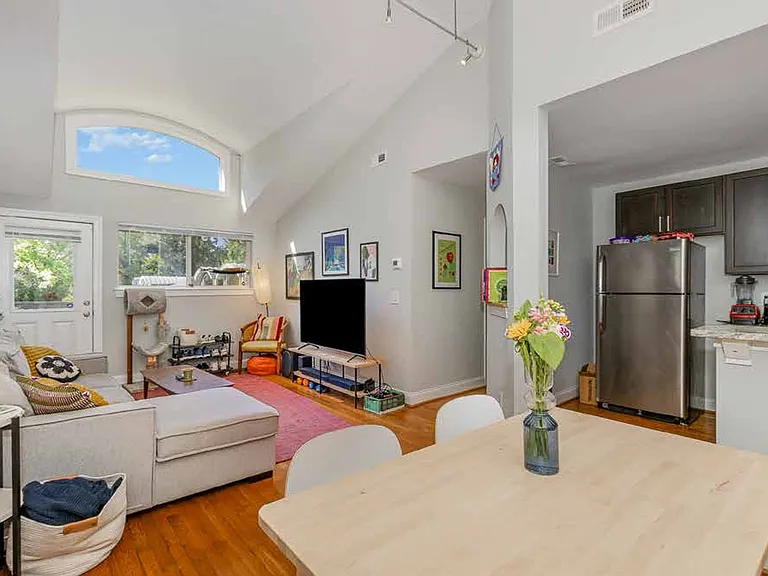 Boho Bim Apartments — Photo 11
