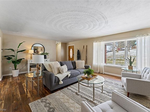 5th image of 49075 Maple Ln