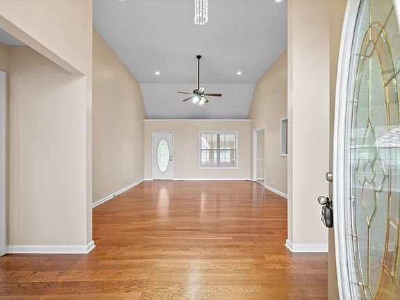 4th image of 3288 Twelve Oaks Blvd