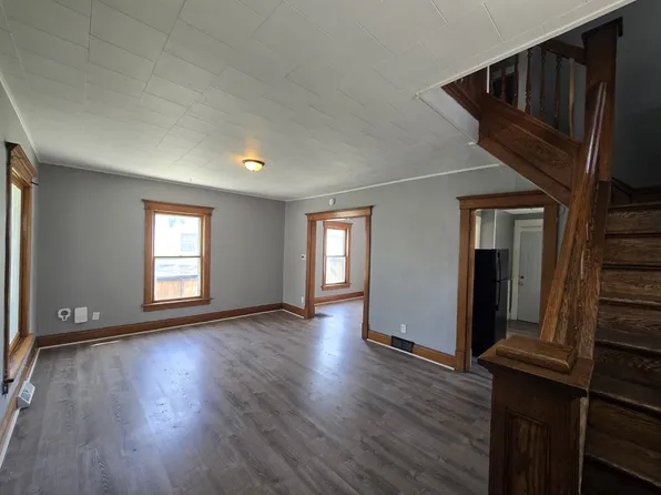 1311 W 2nd St, Waterloo, IA 50701