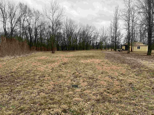 825 Towboat Ln #62, Adamsville, TN 38310