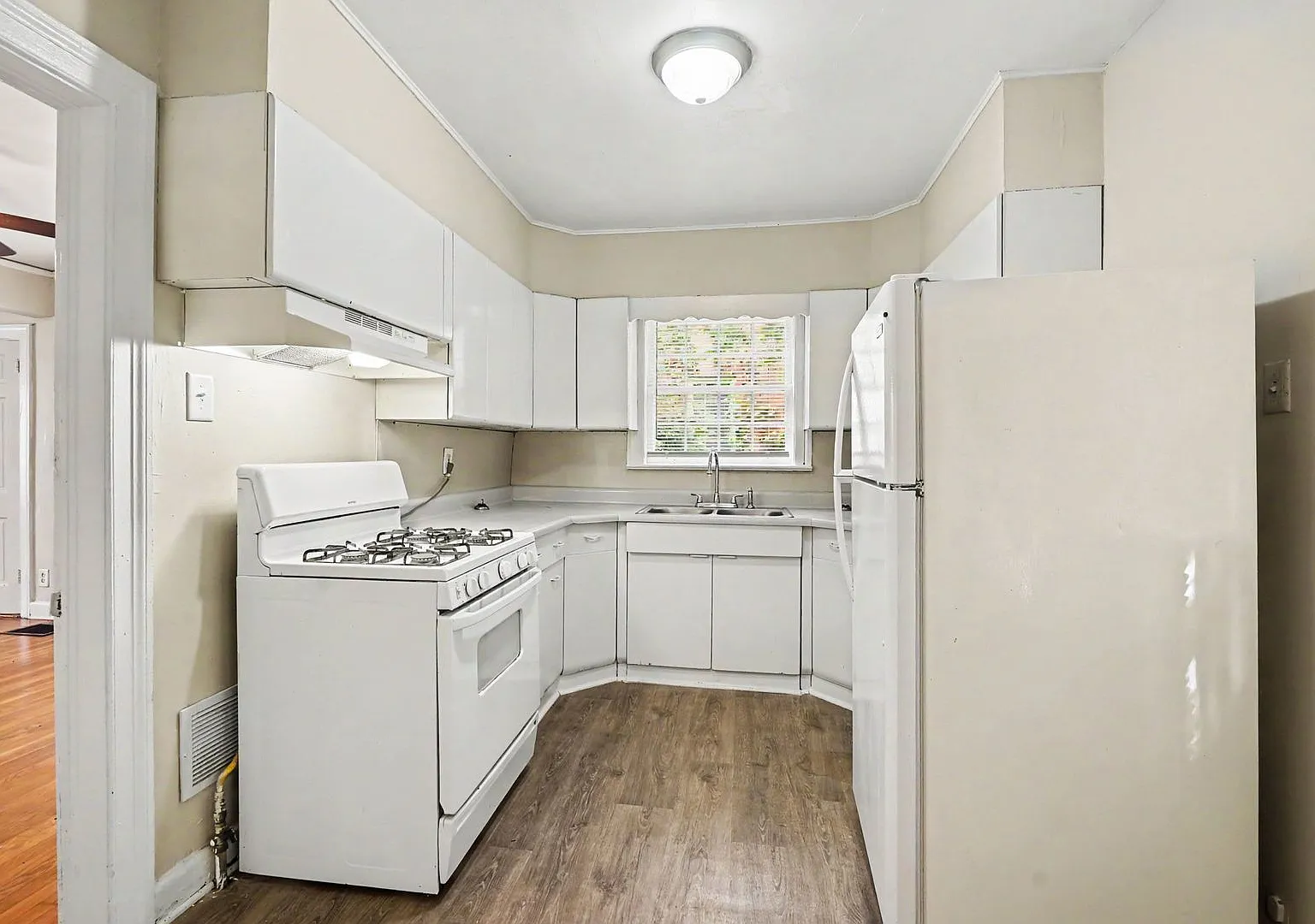 Great Emory Area Rental — Photo 4