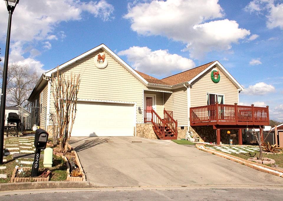 1st image of 820 Silverwood