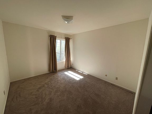 3rd image of 381 10th Ave APT 2
